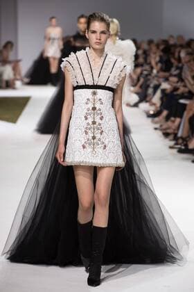 209240 Marineau Starface 2016-07-04 Paris France Paris Fashion week. Defilé Haute Couture Automne Hiver 2016 Giambattista Valli. Giambattista Valli , Couture autumn-winter 2016 Paris, France Paris Fashion week . Defilé Haute Couture Fall Winter 2016 Giambattista Valli . Giambattista Valli _sans_perso  Copyright: xMarineaux STAR_209240_038