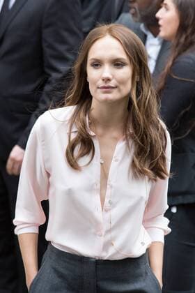 Ana Girardot - Ankunft zur Modenschau von Dior - Haute Couture Herbst Winter 2016 2017 in Paris - 04 07 2016 
