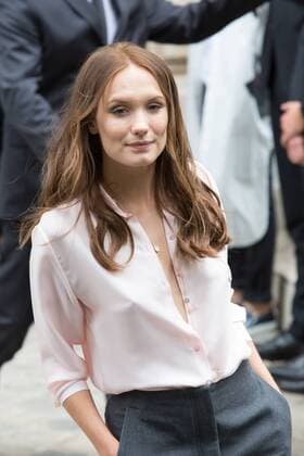 Ana Girardot - Ankunft zur Modenschau von Dior - Haute Couture Herbst Winter 2016 2017 in Paris - 04 07 2016 