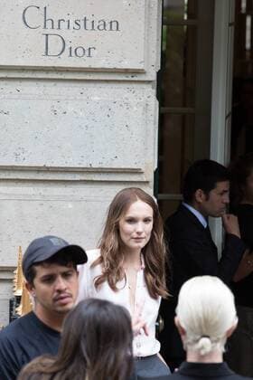 Ana Girardot - Ankunft zur Modenschau von Dior - Haute Couture Herbst Winter 2016 2017 in Paris - 04 07 2016 