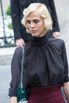 Aymeline Valade - Ankunft zur Modenschau von Dior - Haute Couture Herbst Winter 2016 2017 in Paris - 04 07 2016 