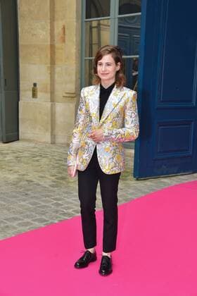 Paris Fashion Week - Prominente Gäste der Schiaparelli Show - Heloise Letissier (Christine and the Queens) at the Schiaparelli show in Place Vendome during Paris Fashion Week Haute Couture FW 16 17 on July 4, 2016 in Paris, France. - 04 07 2016 LionelUrman Panoramic 