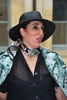 Paris Fashion Week - Prominente Gäste der Schiaparelli Show - Rossy de Palma at the Schiaparelli show in Place Vendome during Paris Fashion Week Haute Couture FW 16 17 on July 4, 2016 in Paris, France. - 04 07 2016 LionelUrman Panoramic 