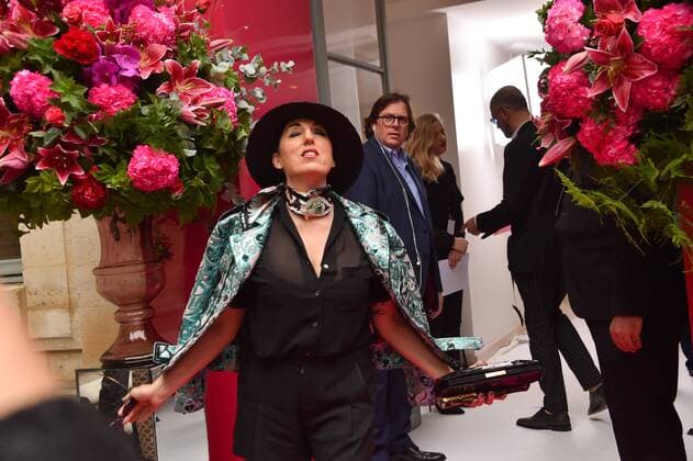 Paris Fashion Week - Prominente Gäste der Schiaparelli Show - Rossy de Palma at the Schiaparelli show in Place Vendome during Paris Fashion Week Haute Couture FW 16 17 on July 4, 2016 in Paris, France. - 04 07 2016 LionelUrman Panoramic 