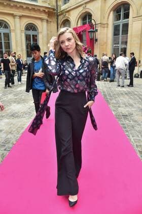 Paris Fashion Week - Prominente Gäste der Schiaparelli Show - Natalie Dormer at the Schiaparelli show in Place Vendome during Paris Fashion Week Haute Couture FW 16 17 on July 4, 2016 in Paris, France. - 04 07 2016 LionelUrman Panoramic 