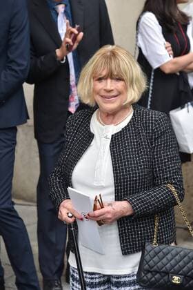 Marianne Faithfull - Defile Chanel - Fashion Week haute couture - Paris - 05 07 2016 LionelUrman Panoramic 