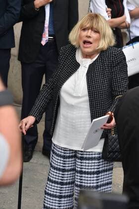 Marianne Faithfull - Defile Chanel - Fashion Week haute couture - Paris - 05 07 2016 LionelUrman Panoramic 