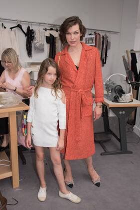Bilder des Tages 209246 Serge Arnal Starface 2016-07-05 Paris France Paris Fashion week. Defilé Haute Couture Automne Hiver 2016 Chanel. People. Jovovich, Milla; Anderson-Jovovich, Ever Gabo J.  Copyright: xSergexArnalx xStarfacex STAR_209246_002