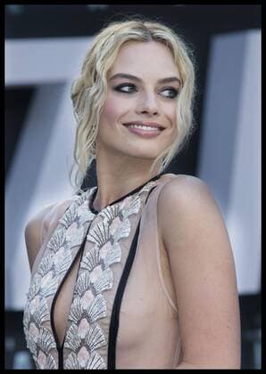 . 05 07 2016. London, United Kingdom. Margot Robbie arriving at The Legend of Tarzan premiere in London.  xStephenxLockx xi-Imagesx IIM-13090-0048