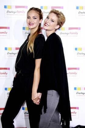 Elena Carriere und Kim Hnizdo bei der Ernstings Family Fashion Show 2016 im Theater an der Elbe. Hamburg, 05.07.2016 Foto:xgbrcix xFuturexImage