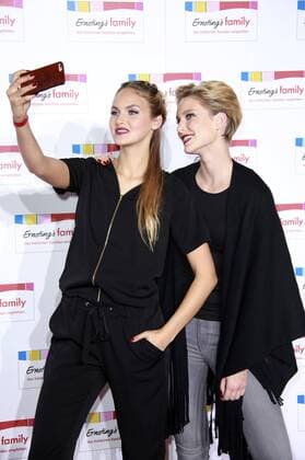 Elena Carriere und Kim Hnizdo bei der Ernstings Family Fashion Show 2016 im Theater an der Elbe. Hamburg, 05.07.2016 Foto:xgbrcix xFuturexImage