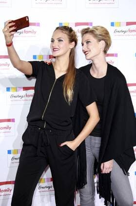 Elena Carriere und Kim Hnizdo bei der Ernstings Family Fashion Show 2016 im Theater an der Elbe. Hamburg, 05.07.2016 Foto:xgbrcix xFuturexImage
