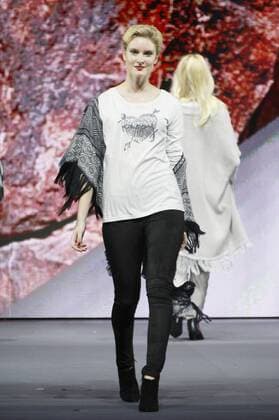 Kim Hnizdo bei der Ernstings Family Fashion Show 2016 im Theater an der Elbe. Hamburg, 05.07.2016 Foto:xgbrcix xFuturexImage