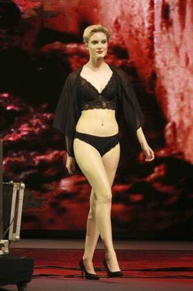 Kim Hnizdo bei der Ernstings Family Fashion Show 2016 im Theater an der Elbe. Hamburg, 05.07.2016 Foto:xgbrcix xFuturexImage