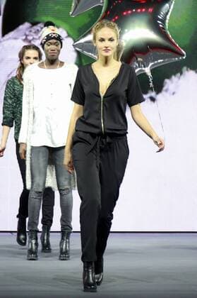 Elena Carriere bei der Ernstings Family Fashion Show 2016 im Theater an der Elbe. Hamburg, 05.07.2016 Foto:xgbrcix xFuturexImage