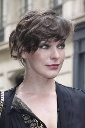 Paris Haute Couture Week - Promis vor Elie Saab Modenschau Milla Jovovich PEOPLE : Modenschau Elie Saab - Haute Couture Herbst Winter - 06 07 2016 GwendolineLeGoffx 