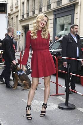 Paris Haute Couture Week - Promis vor Elie Saab Modenschau Petra Nemcova PEOPLE : Modenschau Elie Saab - Haute Couture Herbst Winter - 06 07 2016 GwendolineLeGoffx 