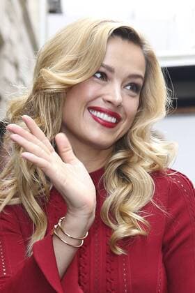 Paris Haute Couture Week - Promis vor Elie Saab Modenschau Petra Nemcova PEOPLE : Modenschau Elie Saab - Haute Couture Herbst Winter - 06 07 2016 GwendolineLeGoffx 