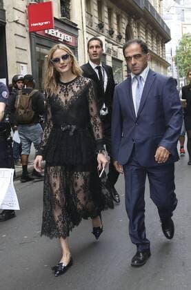 Paris Haute Couture Week - Promis vor Elie Saab Modenschau Olivia Palermo PEOPLE : Modenschau Elie Saab - Haute Couture Herbst Winter - 06 07 2016 GwendolineLeGoffx 