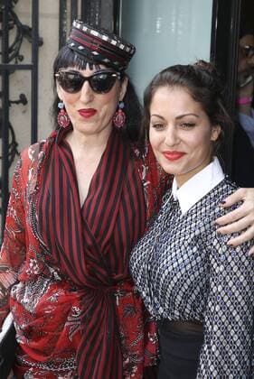 Paris Haute Couture Week - Promis vor Jean Paul Gaultier Modenschau Rossy de Palma et Hiba PEOPLE : Modenschau Jean Paul Gaultier - Haute Couture Herbst Winter - 06 07 2016 GwendolineLeGoffx 