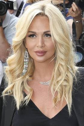 Paris Haute Couture Week - Promis vor Jean Paul Gaultier Modenschau Victoria Lopyreva PEOPLE : Modenschau Jean Paul Gaultier - Haute Couture Herbst Winter - 06 07 2016 GwendolineLeGoffx 