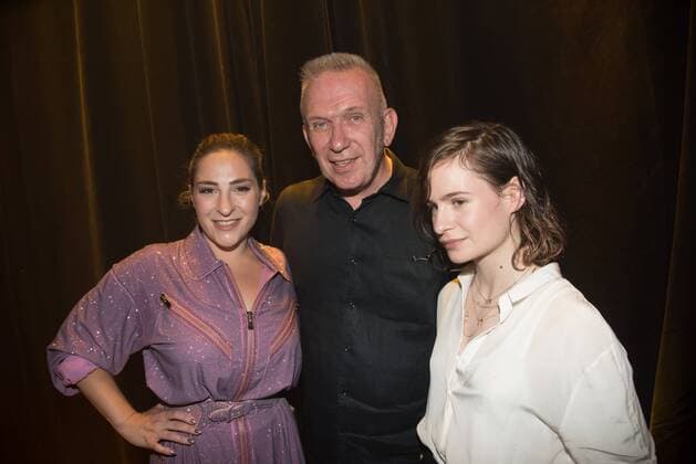 Paris Haute Couture Week - Promis bei Jean Paul Gaultier Modenschau 209290 Serge Arnal Starface 0000-00-00 Paris France Paris Fashion week. Defile Haute Couture Automne Hiver 2016. Jean Paul Gaultier. People. Gaultier, Jean-Paul; Berry, Marilou; Letissier, Heloise ( Christine and the Queens )  Copyright: xSergexArnalx xStarfacex STAR_209290_035