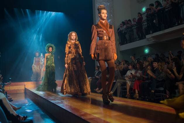 Paris Haute Couture Week - Jean Paul Gaultier Modenschau 209290 Serge Arnal Starface 0000-00-00 Paris France Paris Fashion week. Defilé Haute Couture Automne Hiver 2016. Jean Paul Gaultier. People. _sans_perso  Copyright: xSergexArnalx xStarfacex STAR_209290_049