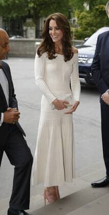 Herzogin Kate besucht Art Fund Museum of the Year Preisverleihung in London . 06 07 2016. London, United Kingdom. The Duchess of Cambridge at the Art Fund Museum of the Year prize at the Natural History Museum in London.  xROTAx xi-Imagesx IIM-13108-0004