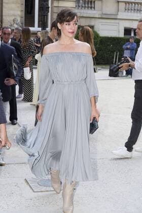 Paris Haute Couture Week - Promis vor Valentino Modenschau Milla Jovovich PEOPLE : Modenschau Valentino - Fashion week - Paris - 06 07 2016 StephenCailletx 