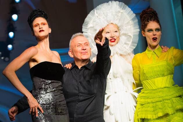 Paris Haute Couture Week - Promis bei Jean Paul Gaultier Modenschau Jean-Paul Gaultier PEOPLE : Modenschau Jean Paul Gaultier - Haute Couture Herbst Winter - 06 07 2016 Viktorx 