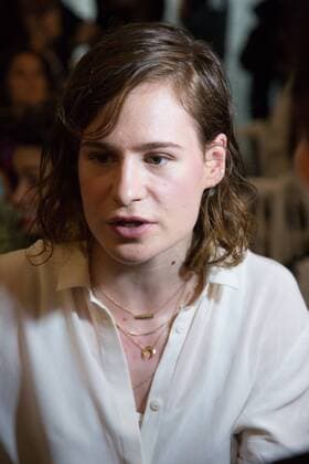 Paris Haute Couture Week - Promis bei Jean Paul Gaultier Modenschau Christine and the Queens Eloise Letissier PEOPLE : Modenschau Jean Paul Gaultier - Haute Couture Herbst Winter - 06 07 2016 Viktorx 