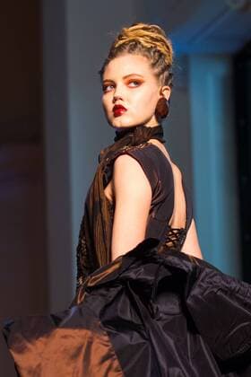 Paris Haute Couture Week - Promis bei Jean Paul Gaultier Modenschau Lindsey Wixson PEOPLE : Modenschau Jean Paul Gaultier - Haute Couture Herbst Winter - 06 07 2016 Viktorx 