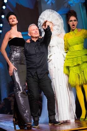 Paris Haute Couture Week - Promis bei Jean Paul Gaultier Modenschau Jean-Paul Gaultier PEOPLE : Modenschau Jean Paul Gaultier - Haute Couture Herbst Winter - 06 07 2016 Viktorx 