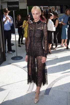 Paris Haute Couture Week - Promis vor Valentino Modenschau Aymeline Valade PEOPLE : Modenschau Valentino - Haute Couture Herbst Winter - 06 07 2016 Viktorx 