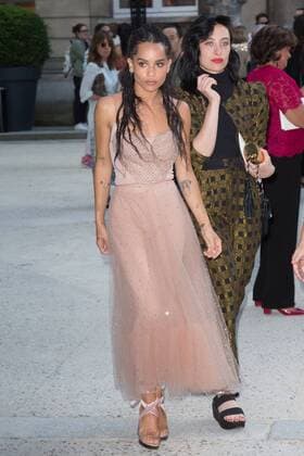 Paris Haute Couture Week - Promis vor Valentino Modenschau Zoe Kravitz PEOPLE : Modenschau Valentino - Haute Couture Herbst Winter - 06 07 2016 Viktorx 