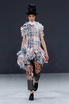 Paris Haute Couture Week - Viktor and Rolf Modenschau 209307 Marineau Starface 2016-07-06 Paris France Paris Fashion week. Defilé Haute Couture Automne Hiver 2016 Viktor & Rolf. Viktor & Rolf, Couture autumn-winter 2016 Paris, France Editorial Use Only  Copyright: xMarineaux STAR_209307_012