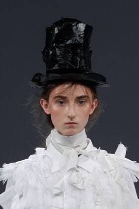 Paris Haute Couture Week - Viktor and Rolf Modenschau 209307 Marineau Starface 2016-07-06 Paris France Paris Fashion week. Defilé Haute Couture Automne Hiver 2016 Viktor & Rolf. Viktor & Rolf, Couture autumn-winter 2016 Paris, France Editorial Use Only  Copyright: xMarineaux STAR_209307_023