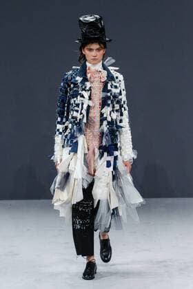 Paris Haute Couture Week - Viktor and Rolf Modenschau 209307 Marineau Starface 2016-07-06 Paris France Paris Fashion week. Defilé Haute Couture Automne Hiver 2016 Viktor & Rolf. Viktor & Rolf, Couture autumn-winter 2016 Paris, France Editorial Use Only  Copyright: xMarineaux STAR_209307_026