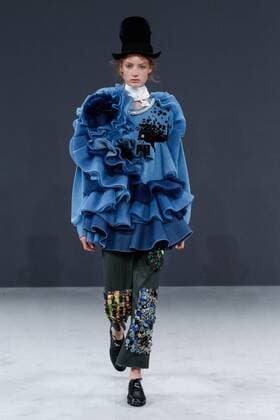 Paris Haute Couture Week - Viktor and Rolf Modenschau 209307 Marineau Starface 2016-07-06 Paris France Paris Fashion week. Defilé Haute Couture Automne Hiver 2016 Viktor & Rolf. Viktor & Rolf, Couture autumn-winter 2016 Paris, France Editorial Use Only  Copyright: xMarineaux STAR_209307_035