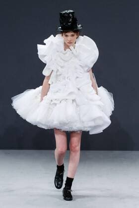 Paris Haute Couture Week - Viktor and Rolf Modenschau 209307 Marineau Starface 2016-07-06 Paris France Paris Fashion week. Defilé Haute Couture Automne Hiver 2016 Viktor & Rolf. Viktor & Rolf, Couture autumn-winter 2016 Paris, France Editorial Use Only  Copyright: xMarineaux STAR_209307_042