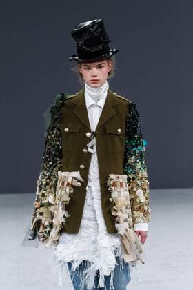 Paris Haute Couture Week - Viktor and Rolf Modenschau 209307 Marineau Starface 2016-07-06 Paris France Paris Fashion week. Defilé Haute Couture Automne Hiver 2016 Viktor & Rolf. Viktor & Rolf, Couture autumn-winter 2016 Paris, France Editorial Use Only  Copyright: xMarineaux STAR_209307_047
