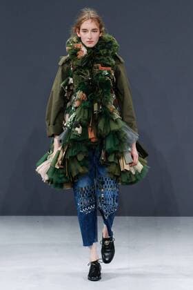Paris Haute Couture Week - Viktor and Rolf Modenschau 209307 Marineau Starface 2016-07-06 Paris France Paris Fashion week. Defilé Haute Couture Automne Hiver 2016 Viktor & Rolf. Viktor & Rolf, Couture autumn-winter 2016 Paris, France Editorial Use Only  Copyright: xMarineaux STAR_209307_060