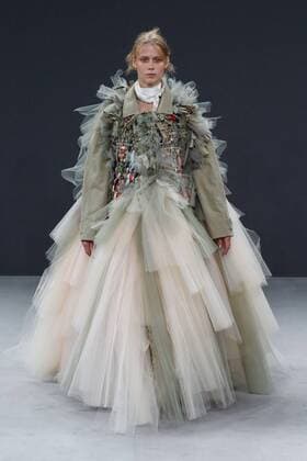 Paris Haute Couture Week - Viktor and Rolf Modenschau 209307 Marineau Starface 2016-07-06 Paris France Paris Fashion week. Defilé Haute Couture Automne Hiver 2016 Viktor & Rolf. Viktor & Rolf, Couture autumn-winter 2016 Paris, France Editorial Use Only  Copyright: xMarineaux STAR_209307_065