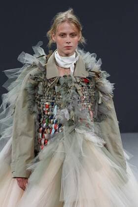 Paris Haute Couture Week - Viktor and Rolf Modenschau 209307 Marineau Starface 2016-07-06 Paris France Paris Fashion week. Defilé Haute Couture Automne Hiver 2016 Viktor & Rolf. Viktor & Rolf, Couture autumn-winter 2016 Paris, France Editorial Use Only  Copyright: xMarineaux STAR_209307_066