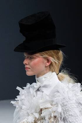 Paris Haute Couture Week - Viktor and Rolf Modenschau 209307 Marineau Starface 2016-07-06 Paris France Paris Fashion week. Defilé Haute Couture Automne Hiver 2016 Viktor & Rolf. Viktor & Rolf, Couture autumn-winter 2016 Paris, France Editorial Use Only  Copyright: xMarineaux STAR_209307_069