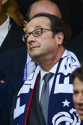 Francois Hollande auf der Tribüne bei Fußballländerspiel Deutschland - Frankreich Francois Hollande - president de la Republique Francaise CELEBRITES : Allemagne vs France - Demie - UEFA Euro 2016 - Marseille - 07 07 2016 JBAutissier Panoramic 