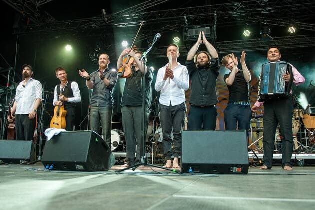 RUTH Preisverleihung auf Heidecksburg Die RUTH-Preisträger 2016 Royal Street Orchestra mit der Förder-RUTH 2016 Matthias Schriefl mit der Festival-RUTH 2016 Andrea Hotzko mit der Ehren-RUTH 2016 Stoppok - Hauptpreis zur RUTH 2016 im Bild: Royal Street Orchestra 26. Rudolstadt Festival - Roots Folk Weltmusik