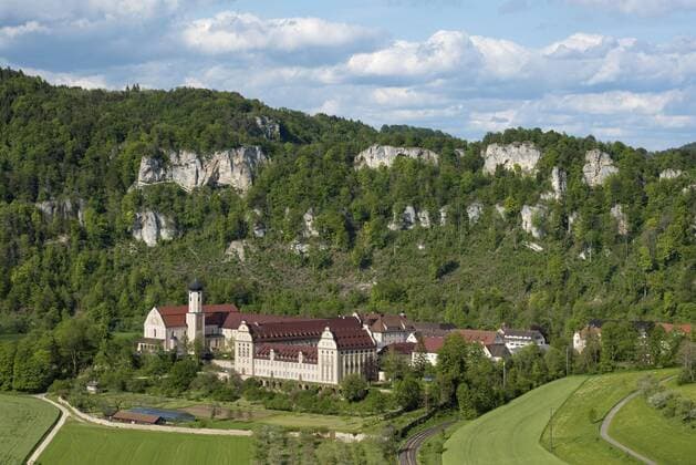  Oberes Donautal mit Benediktinerkloster, Erzabtei Beuron, Landkreis Sigmaringen, Baden-Württemberg, Deutschland, Europa Copyright: imageBROKER/MarkusxKeller ibxmkl04376090.jpg