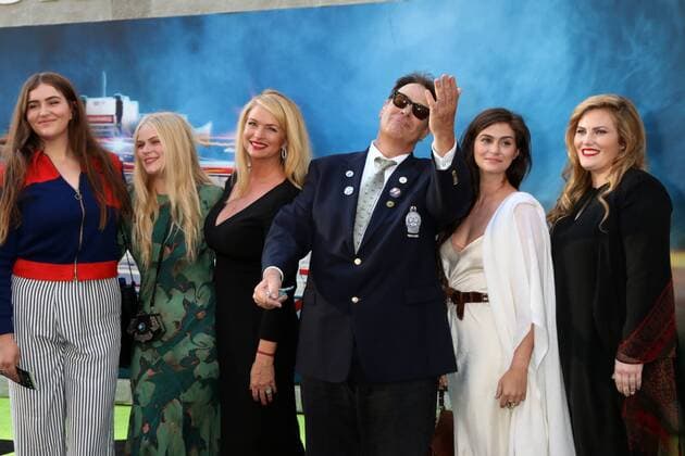 LOS ANGELES - JUL 9: Donna Dixon, Dan Aykroyd, family at the Ghostbusters Premiere at the TCL Chinese Theater IMAX on July 9, 2016 in Los Angeles, CA  KathyxHutchins
