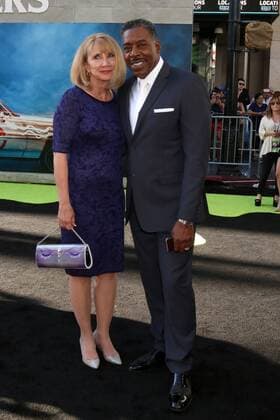 LOS ANGELES - JUL 9: Linda Kingsberg, Ernie Hudson at the Ghostbusters Premiere at the TCL Chinese Theater IMAX on July 9, 2016 in Los Angeles, CA  KathyxHutchins